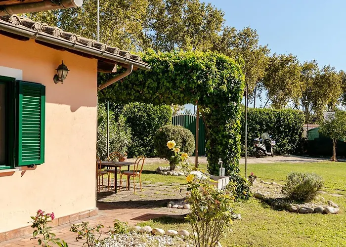 With Large Garden And Free Parking *