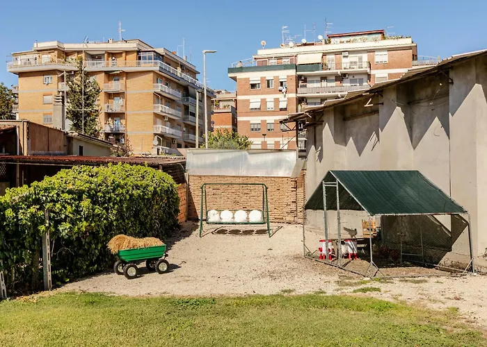 With Large Garden And Free Parking Villa Rom